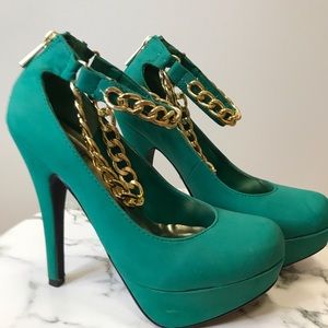 ‼️ Teal Green Pumps With Connected Ankle Chain
